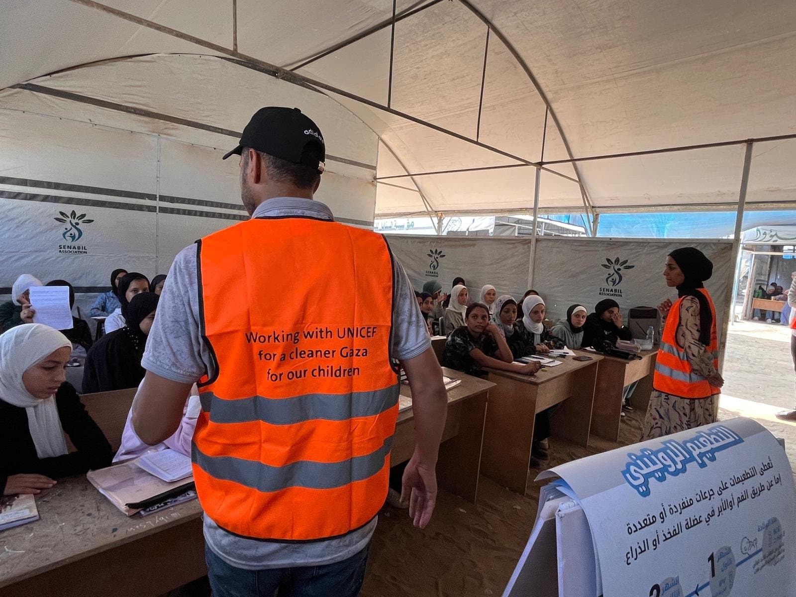 زيارة فريق التوعية والتثقيف الصحي من اليونيسف لمدرسة السنابل