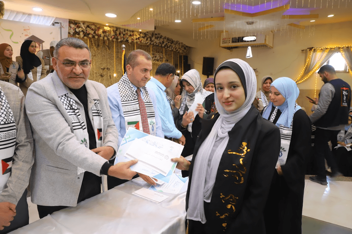 Senabil Honors Its Outstanding Students from the 2006/2007 Batch Despite Challenging Conditions