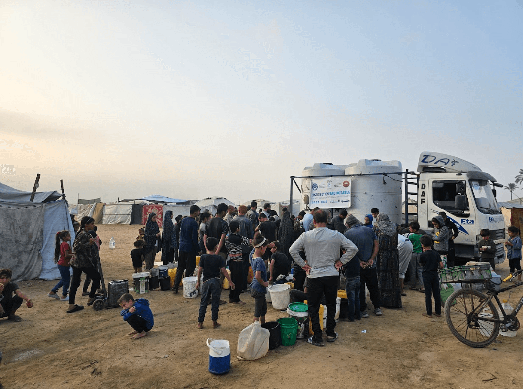 استمرار مشاريع سقيا المياه في قطاع غزة بالشراكة مع مؤسسة هيوسم