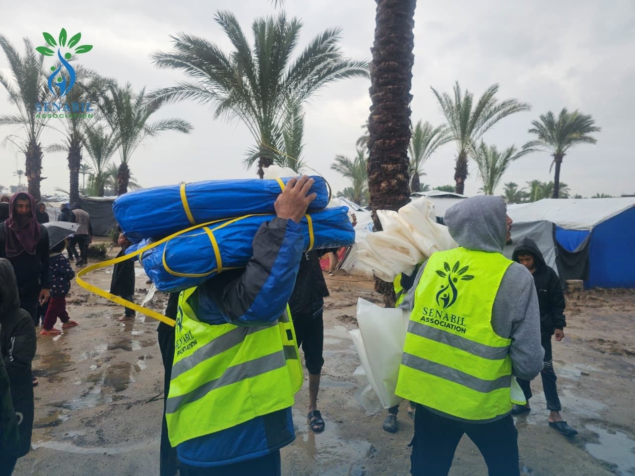 استجابة إغاثية طارئة للمنخفض الجوي في شمال وجنوب قطاع غزة ضمن حملة "شتاء غزة.. سلام ودفا"