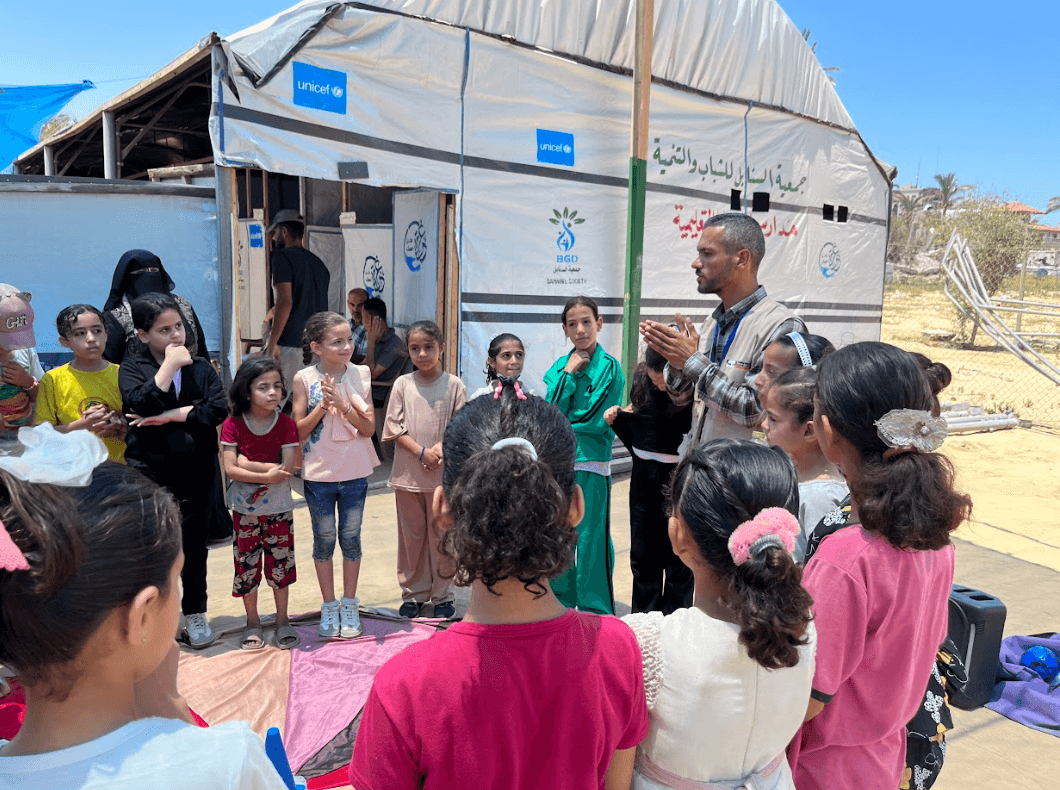 تنفيذ برامج دعم نفسي واجتماعي لطلبة مدارس السنابل