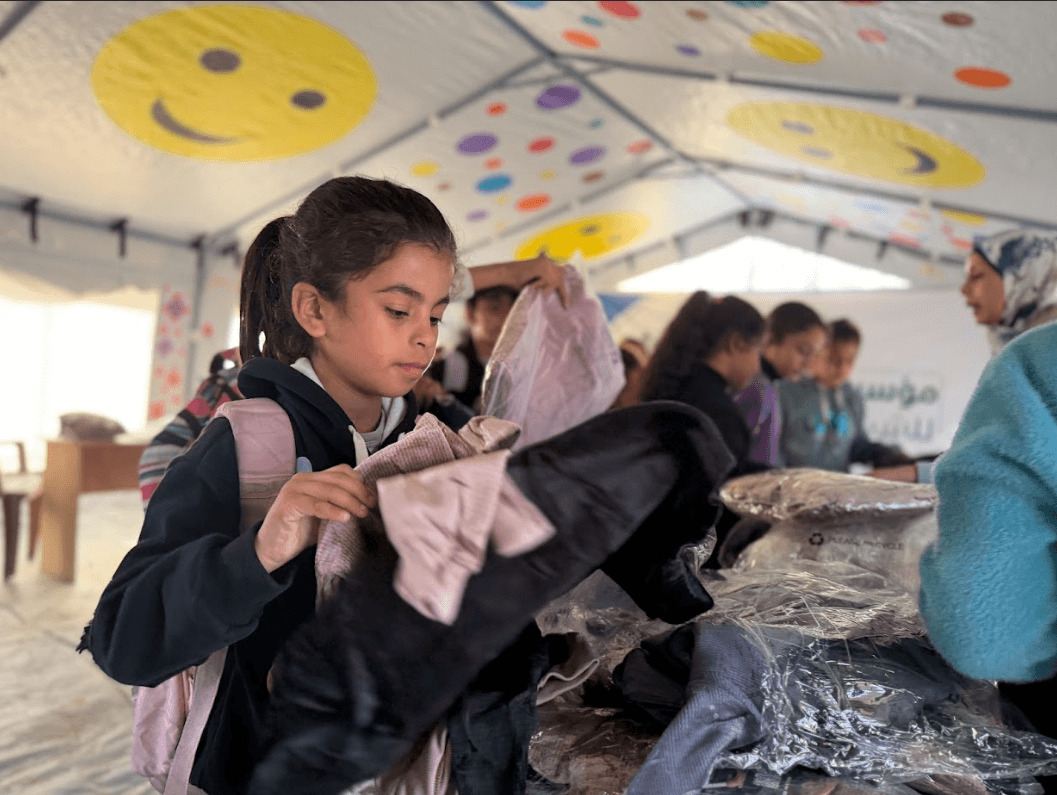 Winter Clothing Distribution for 300 Orphaned Children – “Warmth Tent Project” under the “Gaza Winter… Peace & Warmth” Campaign