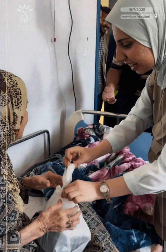 Distribution of Mahashi Meals for Elderly People at Al-Wafaa Hospital amid Famine and Rising Prices