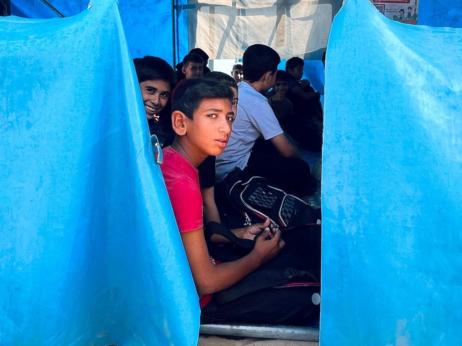 إنشاء مدرسة السنابل دير البلح 2 الميدانية كمنظومة تعليمية طارئة لضمان استمرارية التعليم خلال الحرب