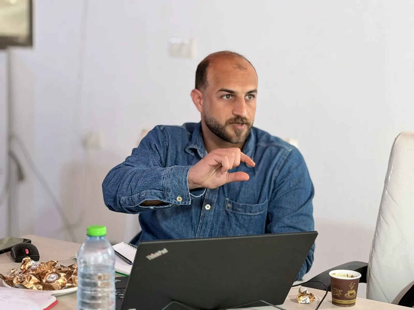 Senabil Association Discusses Humanitarian Services in Gaza’s Yellow Line Areas with OCHA