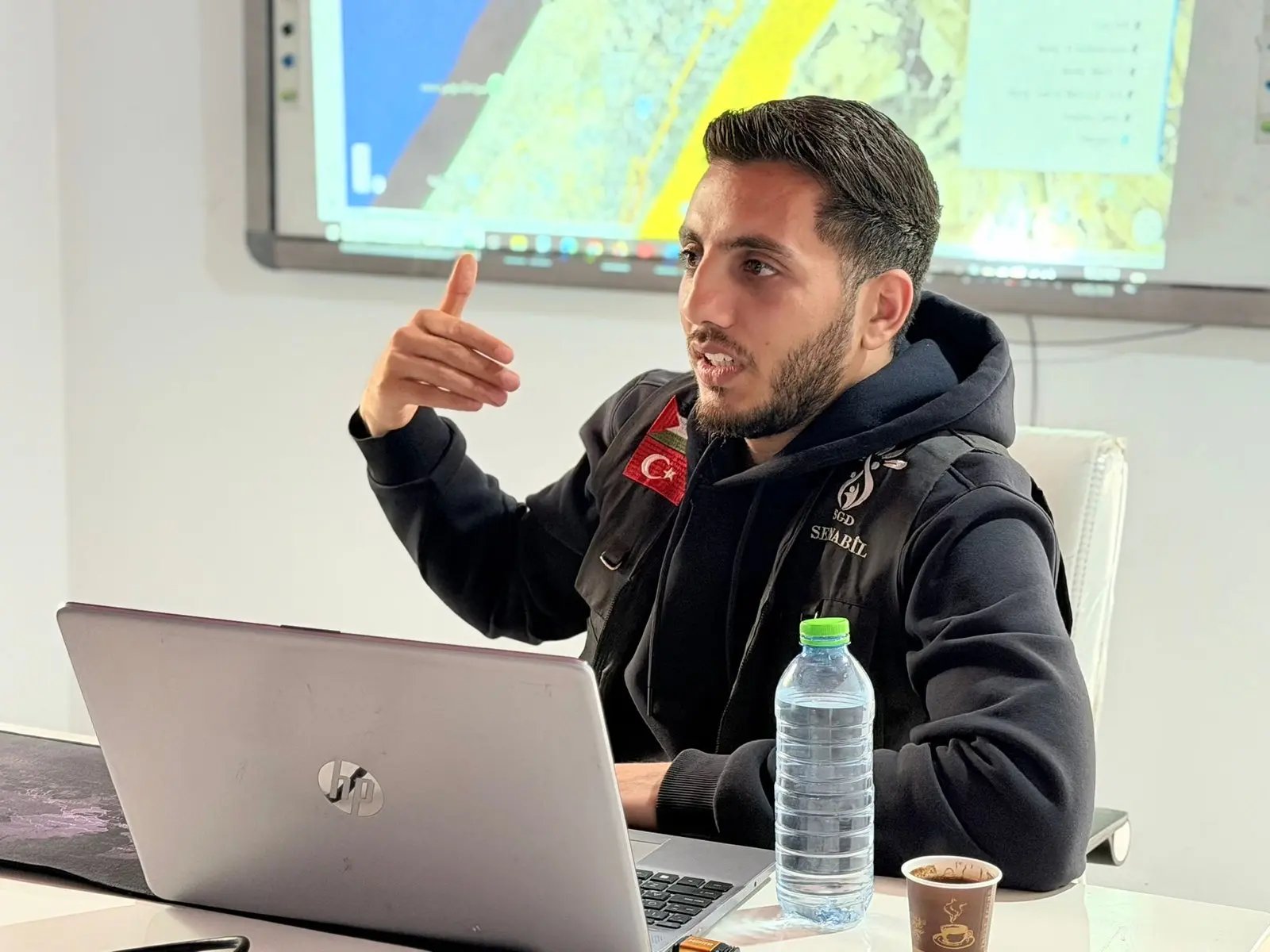 Senabil Association Discusses Humanitarian Services in Gaza’s Yellow Line Areas with OCHA