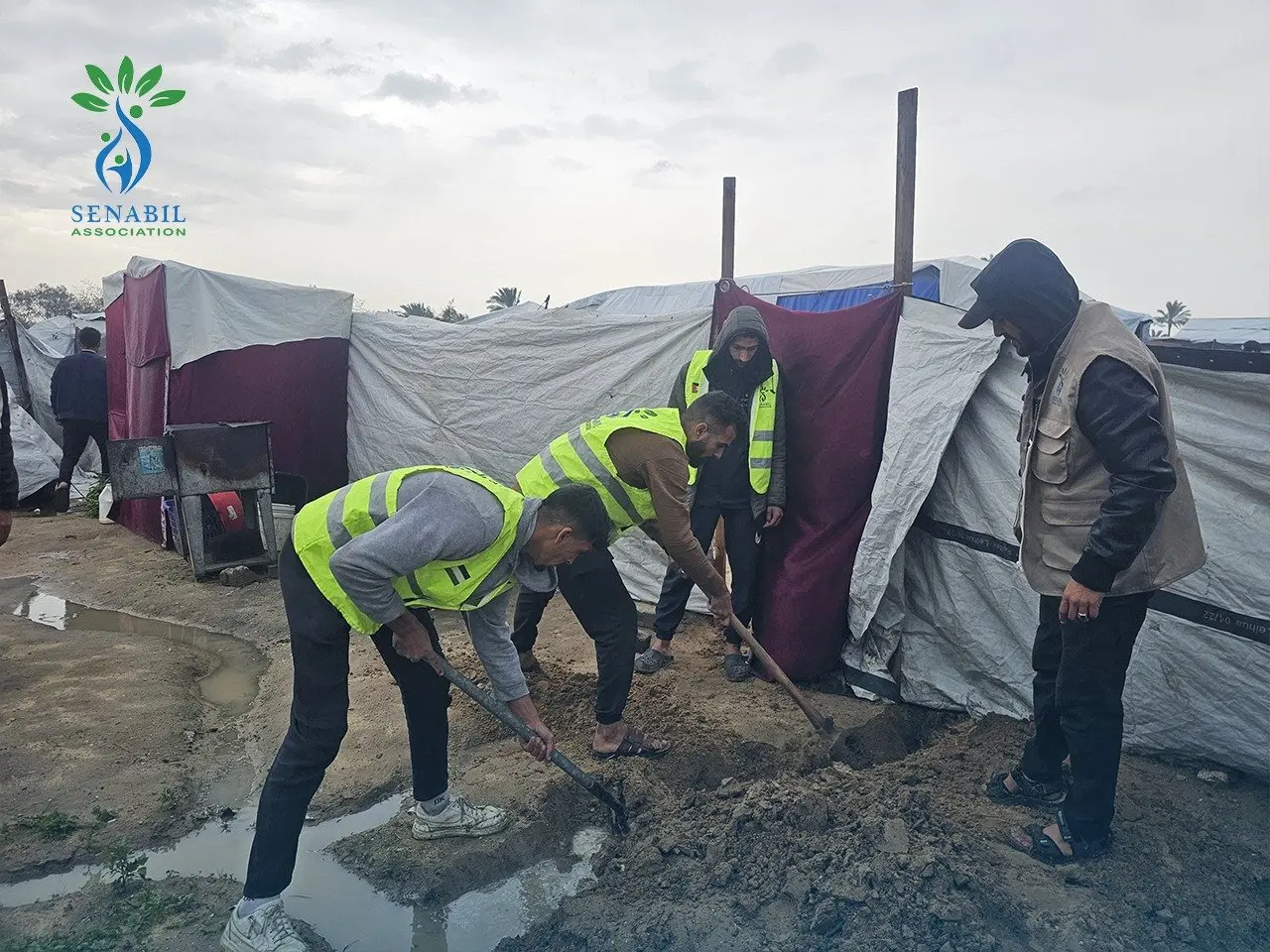 استجابة إغاثية طارئة للمنخفض الجوي في شمال وجنوب قطاع غزة ضمن حملة "شتاء غزة.. سلام ودفا"