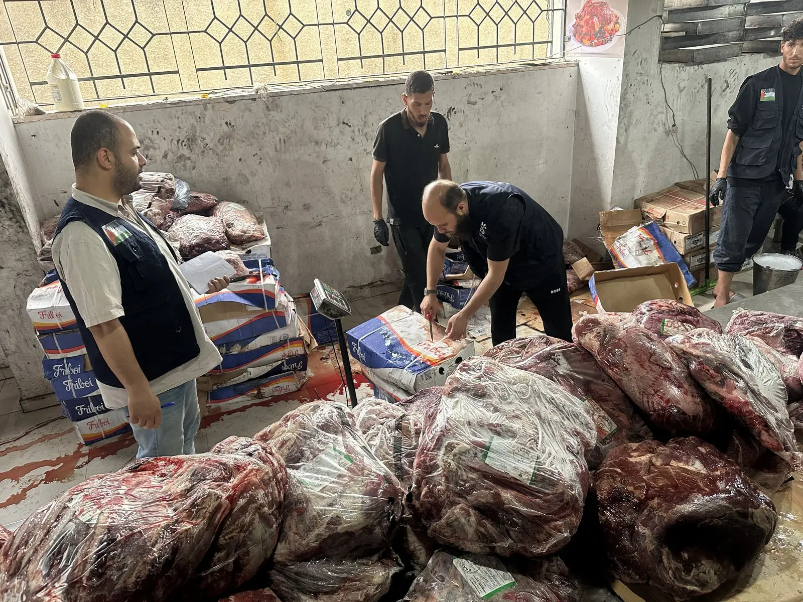 Senabil Distributes Eid Meat to Families in Gaza