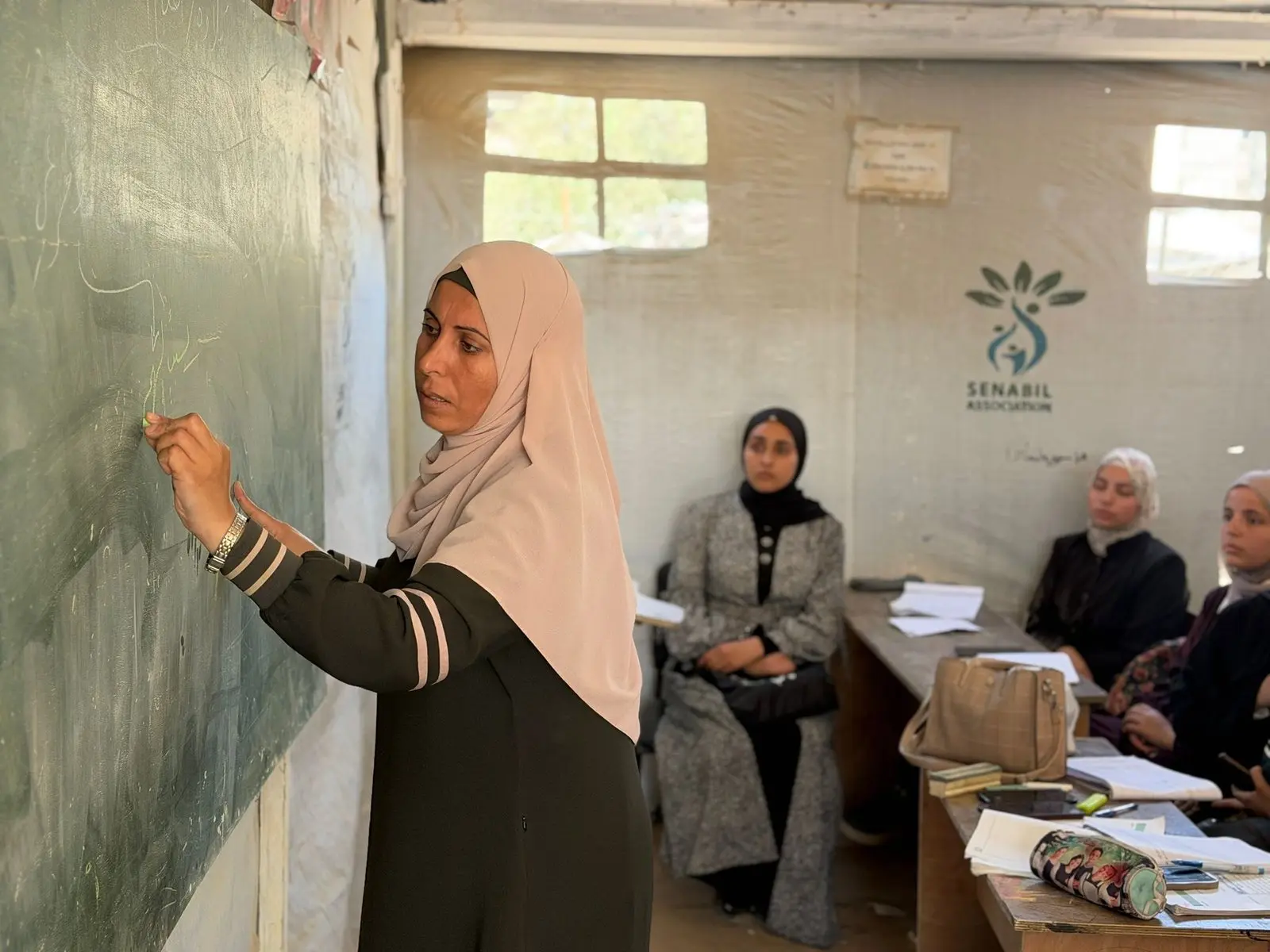Senabil Association Launches “Esnad 2008” Project to Support Tawjihi Students