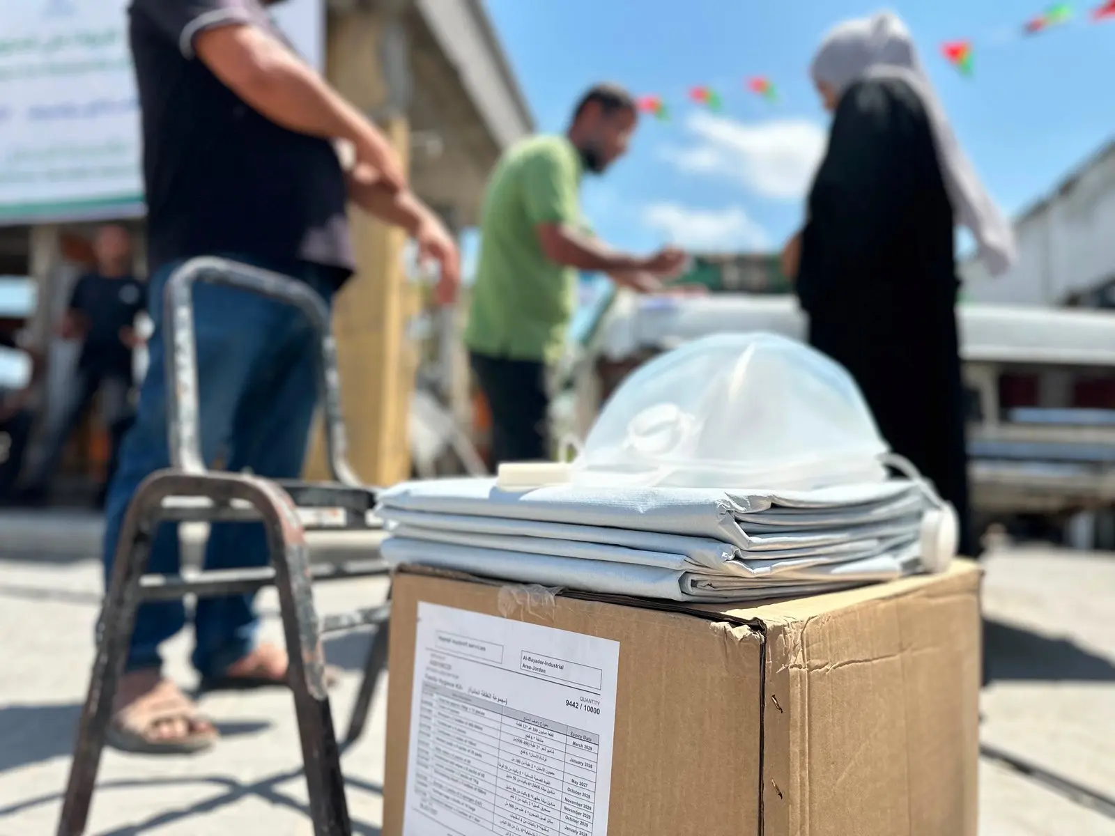 وفد من اليونيسف والسنابل يزور المناطق المهمشة شرق غزة ويتابع تنفيذ مشروع توزيع لوازم الإيواء