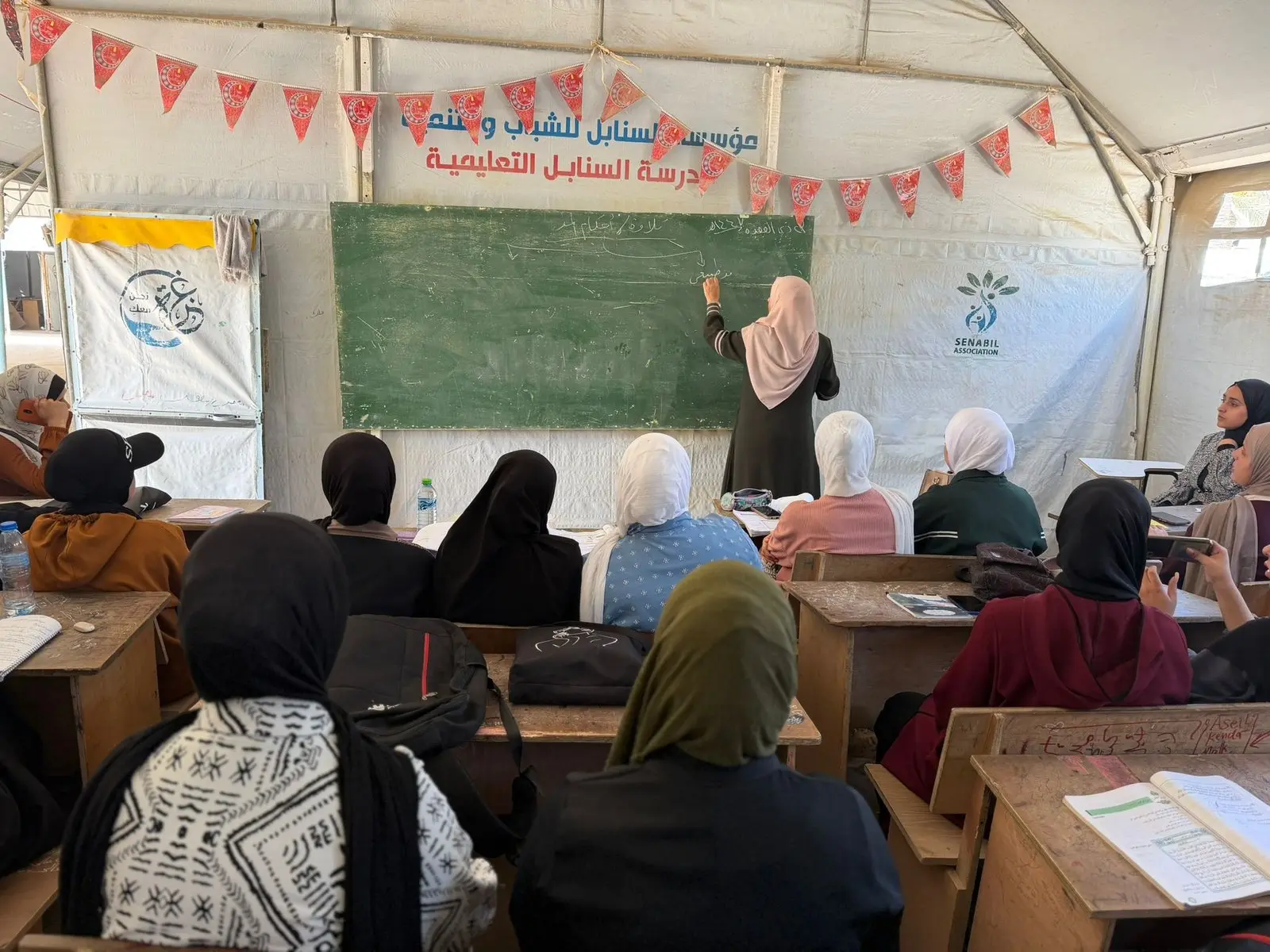 Senabil Association Launches “Esnad 2008” Project to Support Tawjihi Students