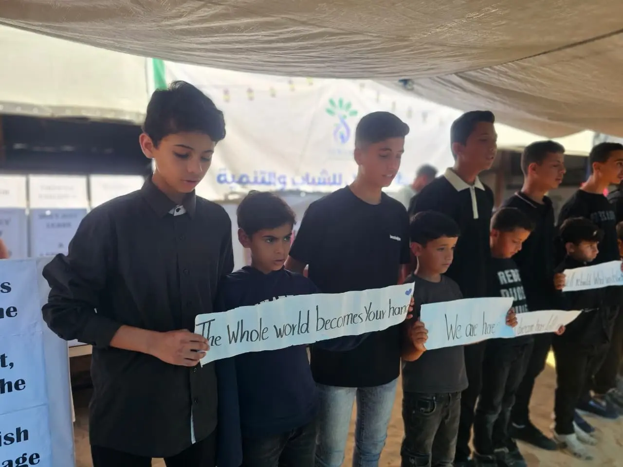 افتتاح معرض اللغة الإنجليزية في مدرسة سنابل خانيونس