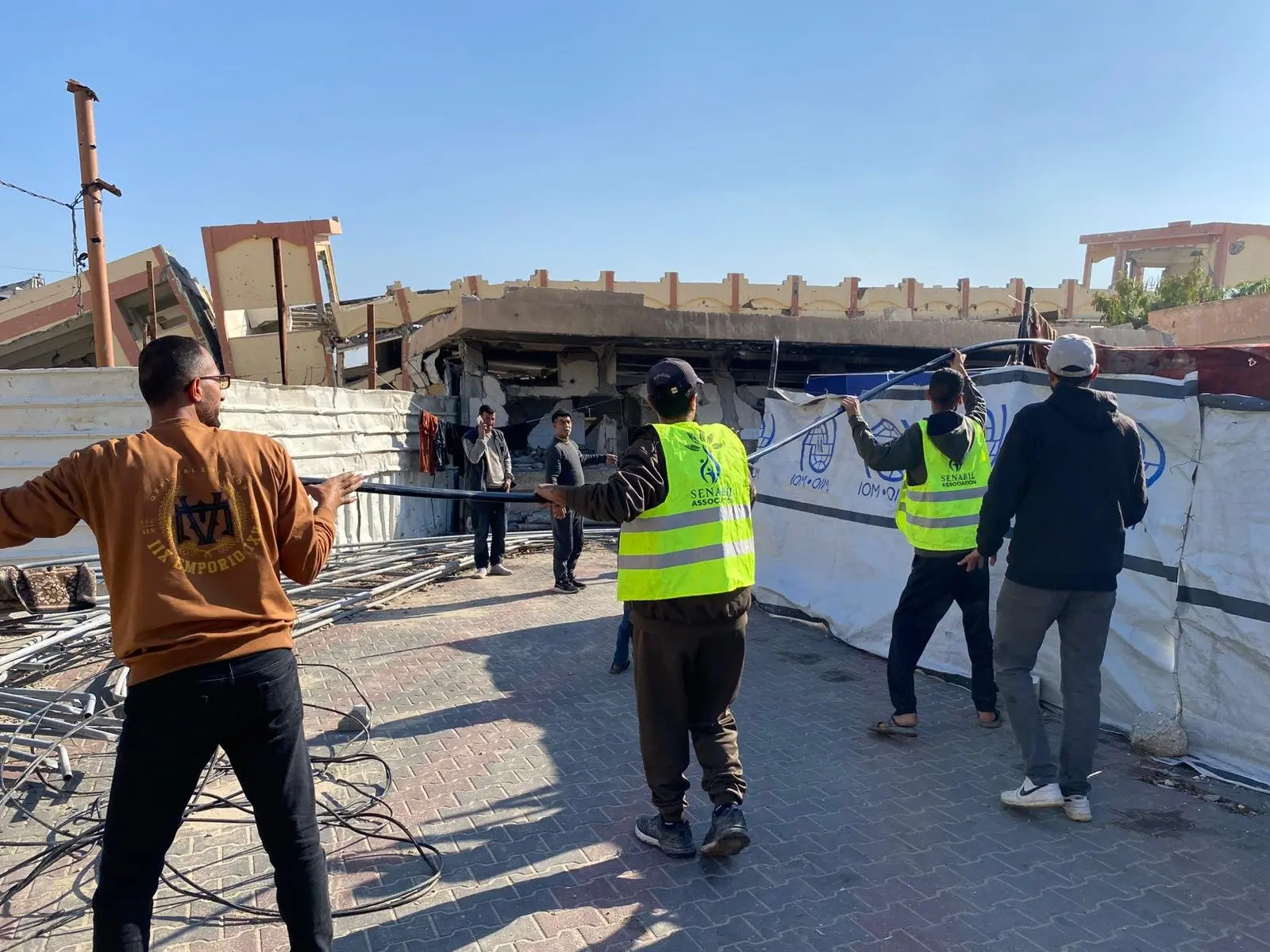 Water Pipeline Extension Works to Support Shelters in Northern Gaza