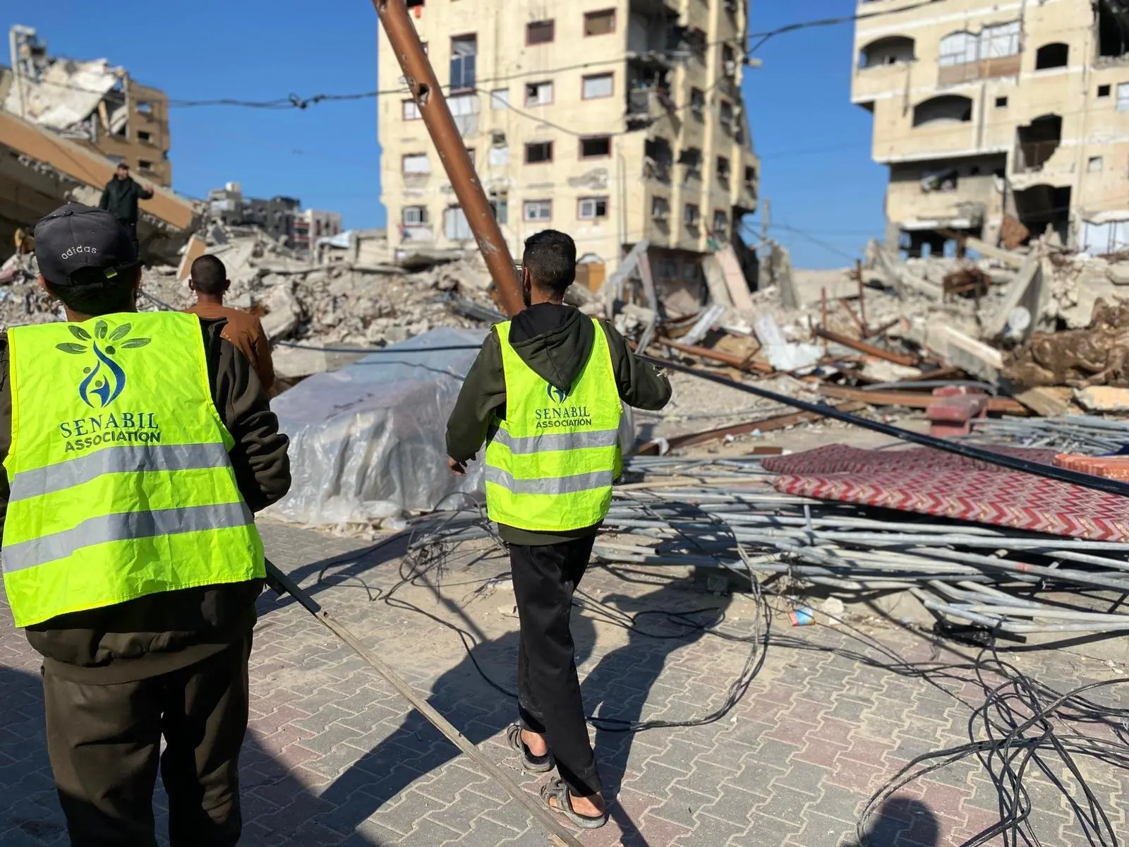 Water Pipeline Extension Works to Support Shelters in Northern Gaza